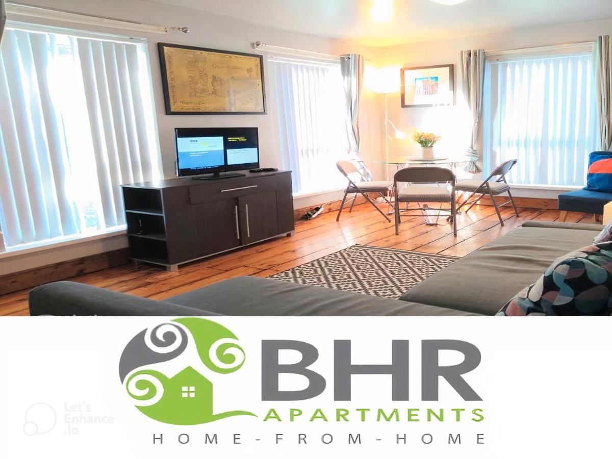 Perfect Central City Location - Parking - 3 Beds - 2 Bedrooms 贝尔法斯特 外观 照片