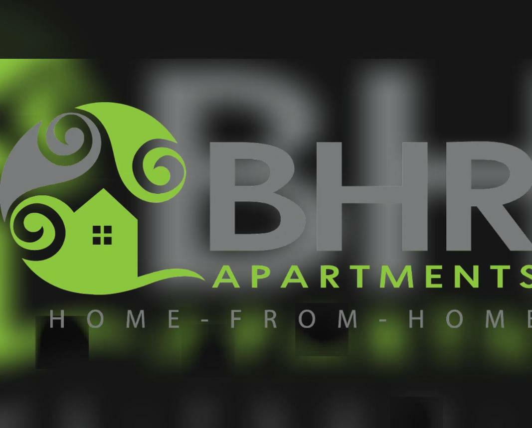 Perfect Central City Location - Parking - 3 Beds - 2 Bedrooms 贝尔法斯特 外观 照片