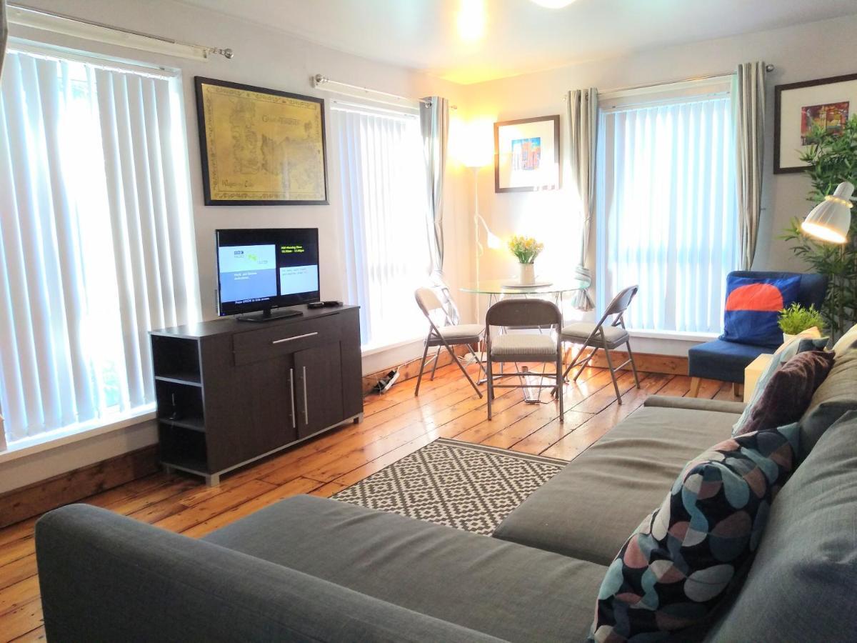 Perfect Central City Location - Parking - 3 Beds - 2 Bedrooms 贝尔法斯特 外观 照片